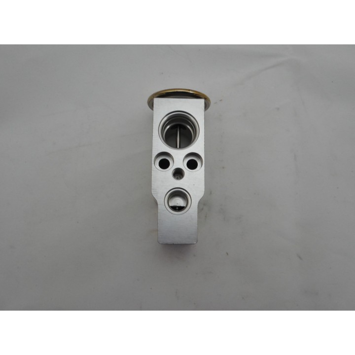 39065  EXPANSION VALVE MITSUBISHI GALANT VI 96- DOS ORIFICIO ARRIBA PEQUEÑO